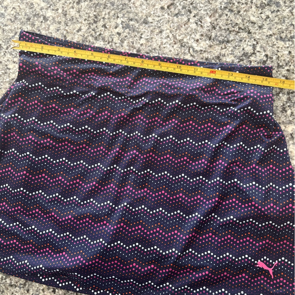 Puma golf/tennis skirt with detachable shorts. - Picture 5 of 5